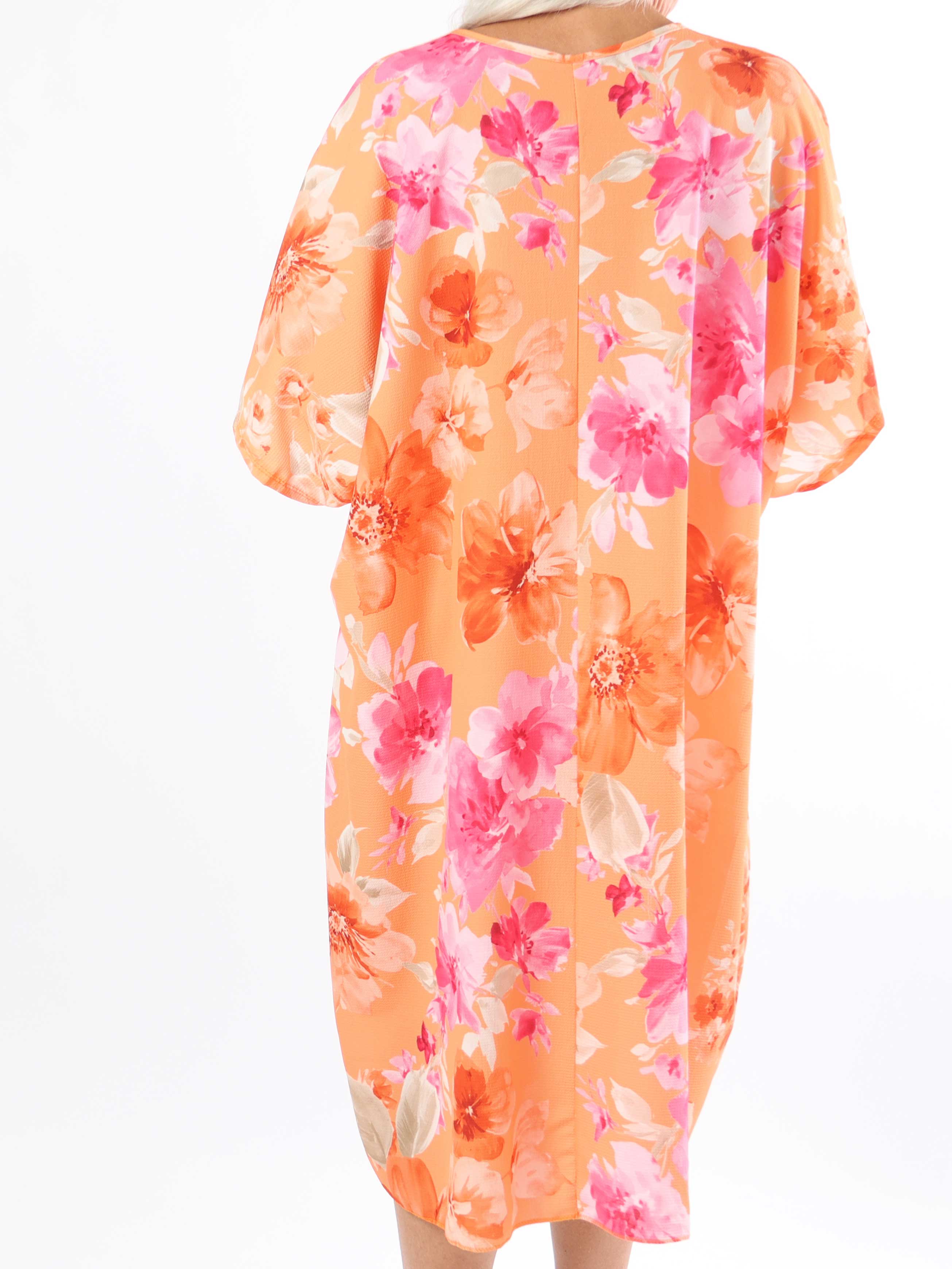 Mallie - Plus size skjortekjole med blomsterprint med v-udskæring